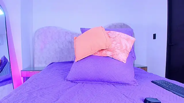 shelsyloreds online show from November 25, 12:40 pm