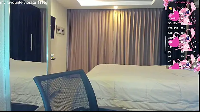 Hot Mia  online show from September 25, 12:26 pm