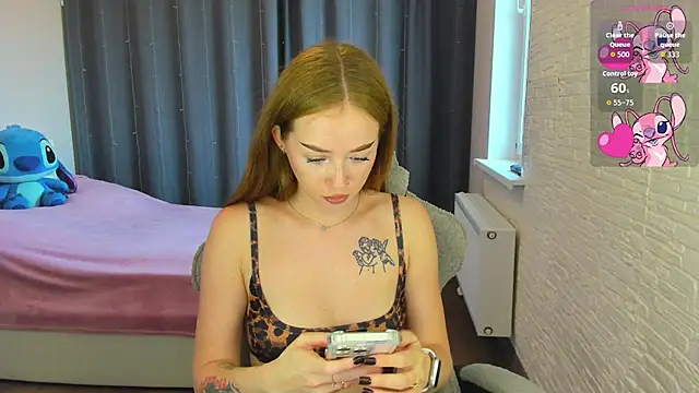Hot Mia  online show from July 2, 3:07 pm