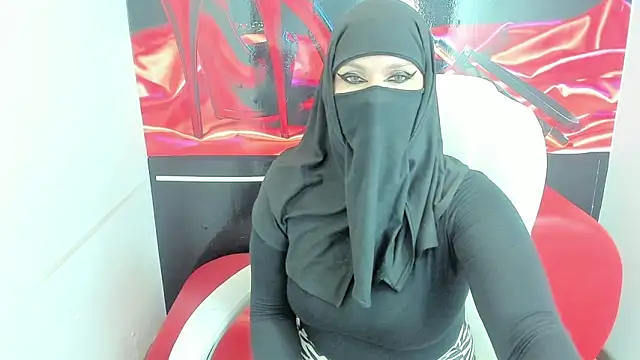 evelyn  salah online show from January 14, 9:53 pm