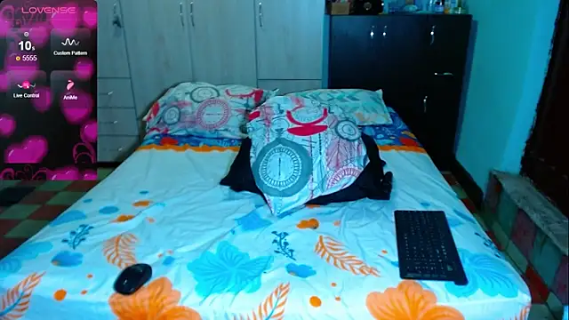 Mia sexy18  online show from September 23, 3:26 am