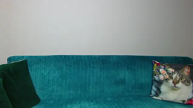 SaraDaisy online show from November 27, 6:44 pm