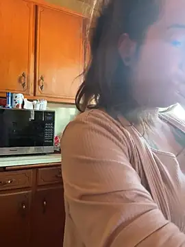 Mini And The Bear online show from May 28, 3:54 pm