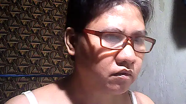 sweetsosie18 online show from April 8, 8:05 am