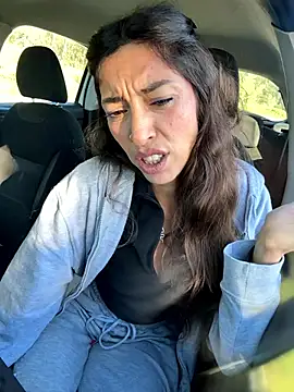 Amani thewolf online show from January 8, 10:30 am