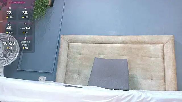 nicol snow online show from January 19, 1:40 pm