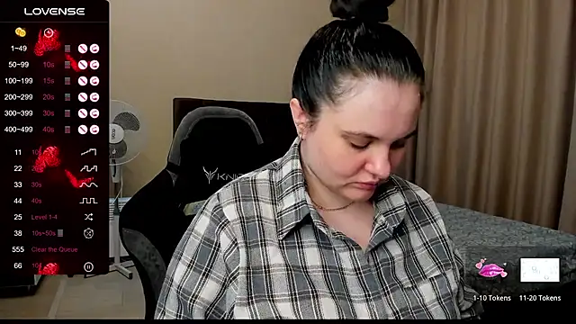 Snapshot of AlanaBrox chatting on October 29, 3:00 am AlanaBrox online show from October 29, 3:00 am