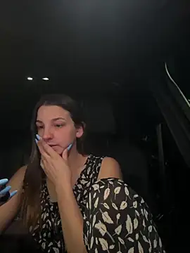Snapshot of DoriDeluxe66 chatting on October 20, 6:22 pm DoriDeluxe66 online show from October 20, 6:22 pm