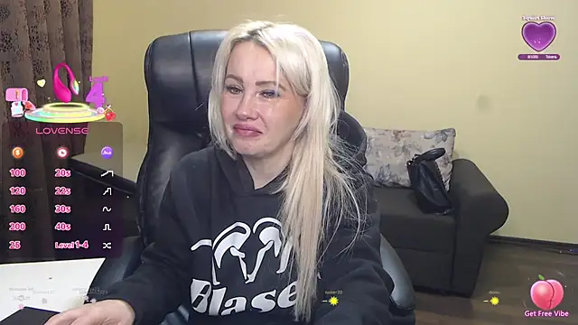 KandyHellenx online show from January 15, 5:13 am