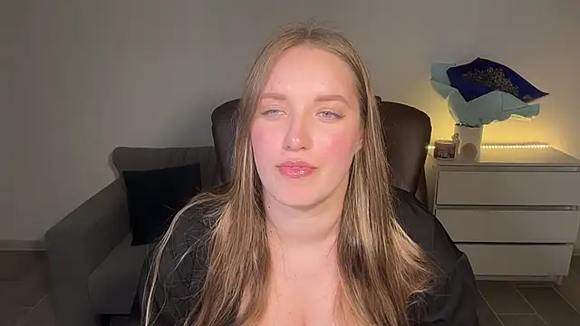 EvaMaddison online show from June 24, 8:41 pm