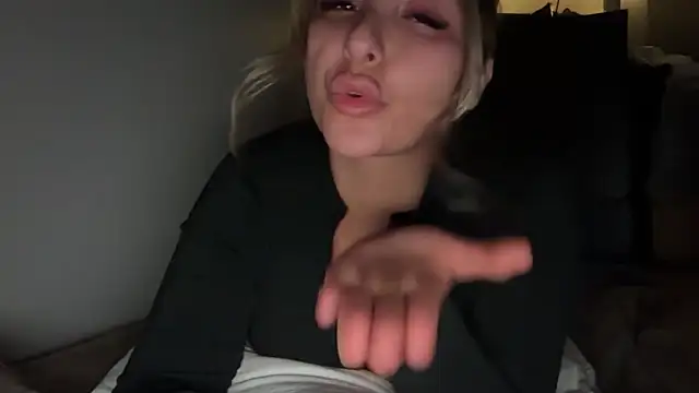 lustfulsmiles online show from June 17, 2:13 am