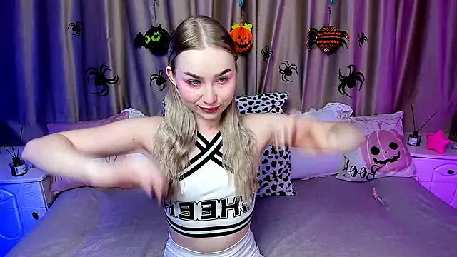 LilyStarlight online show from October 28, 3:34 am