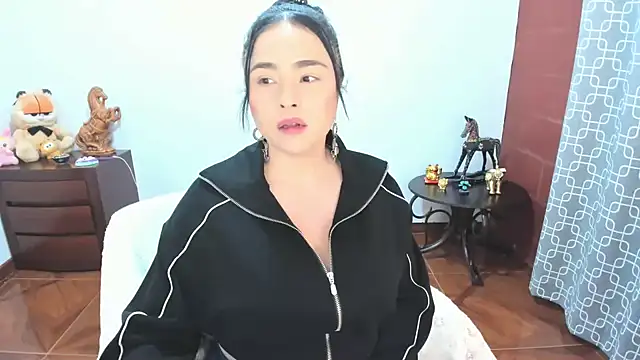 lusciousxxx online show from April 15, 8:20 pm