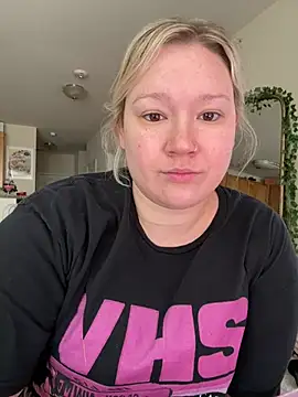 PiggyRose online show from August 2, 2:42 pm