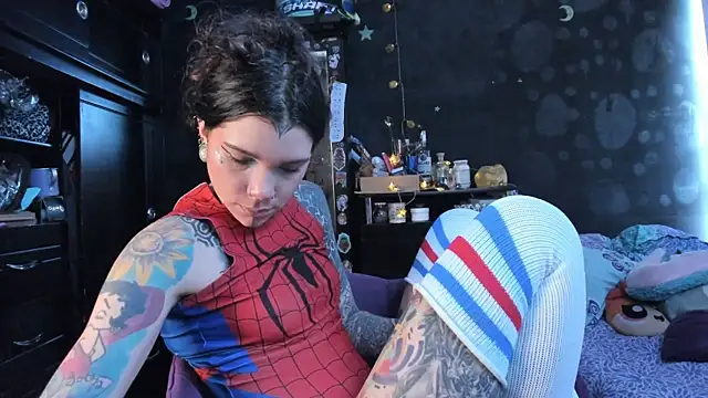 Lilmarieee online show from December 19, 2:42 pm
