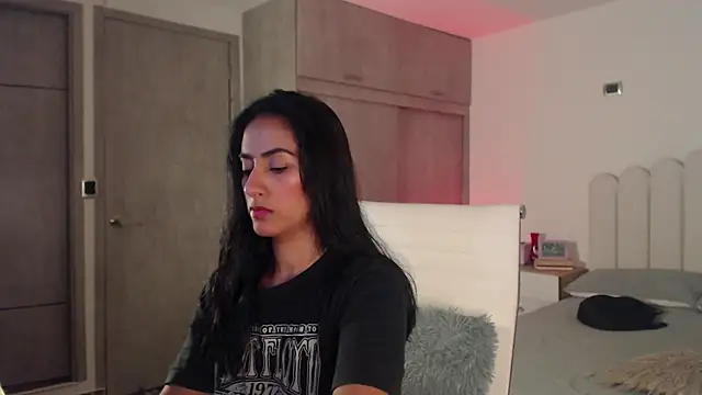 Brown skin11 online show from January 6, 9:07 pm