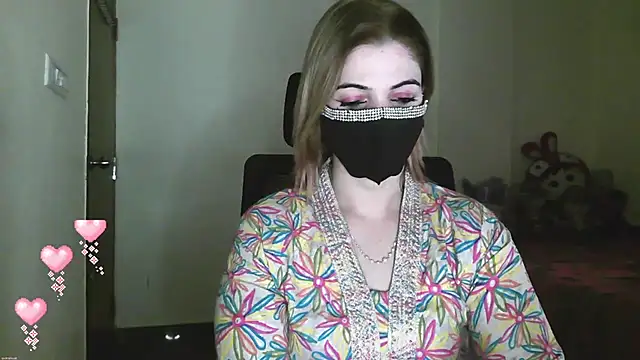 Cute Sonii online show from December 18, 11:15 am