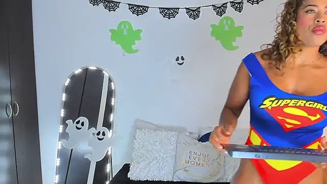 SarahCinnamon- online show from October 19, 8:44 pm