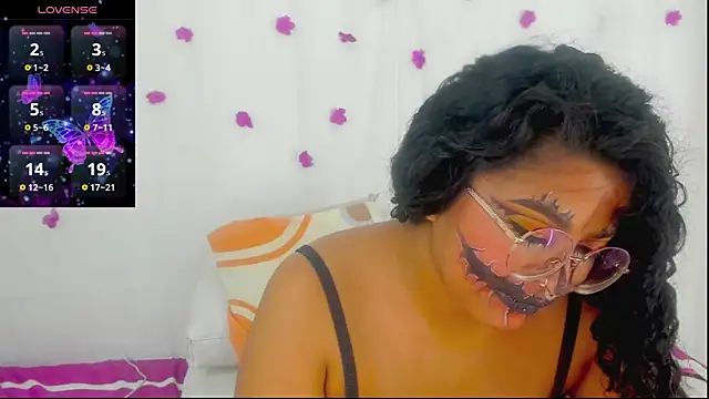 moana taylor online show from October 25, 2:14 pm