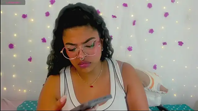 moana taylor online show from September 27, 11:50 am