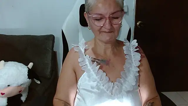 bety-cum2 online show from February 9, 9:22 am