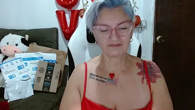 bety-cum2 online show from February 14, 9:22 am