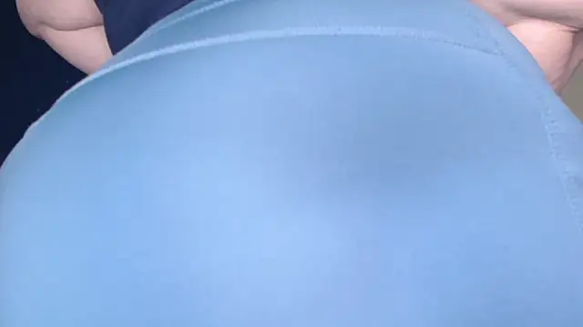 ToxicLilly online show from October 25, 10:45 am