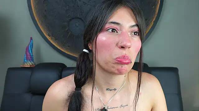 miss sharlotte18 online show from November 28, 6:22 pm