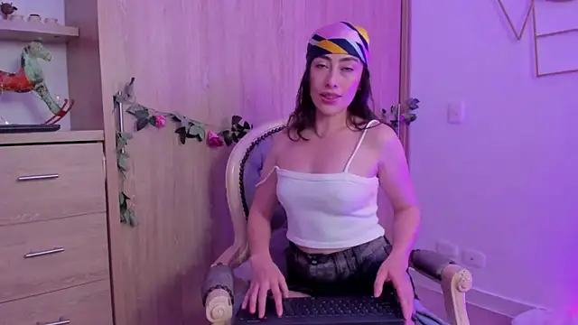 Amatiista online show from March 26, 4:42 pm