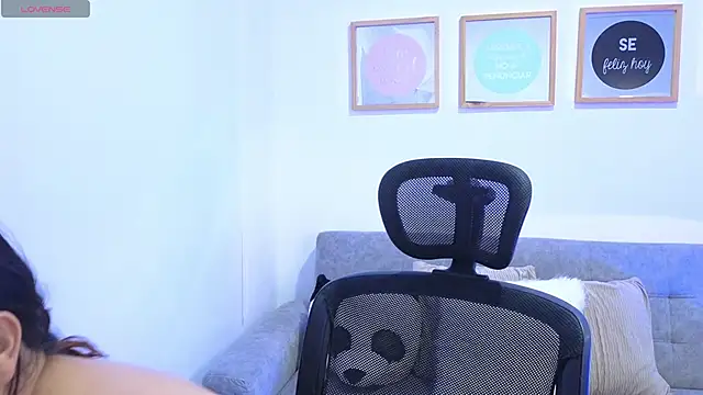 annylouis online show from September 20, 7:12 pm