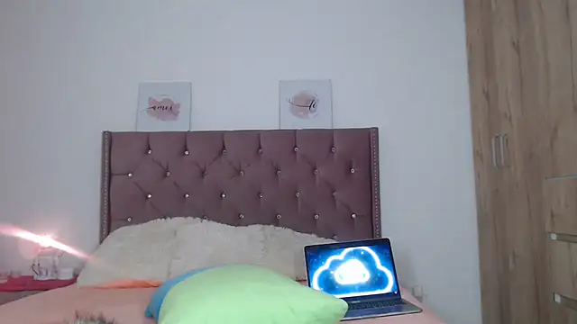 Valen Brown online show from September 16, 3:47 am