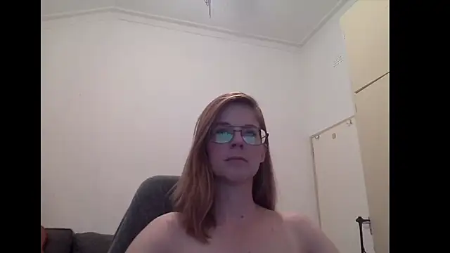 Snapshot of SavannaGirly chatting on September 12, 8:01 am SavannaGirly online show from September 12, 8:01 am