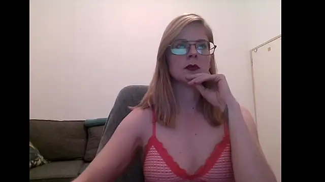 Snapshot of SavannaGirly chatting on September 15, 2:47 pm SavannaGirly online show from September 15, 2:47 pm