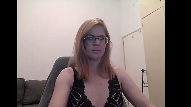 Snapshot of SavannaGirly chatting on September 24, 6:56 am SavannaGirly online show from September 24, 6:56 am