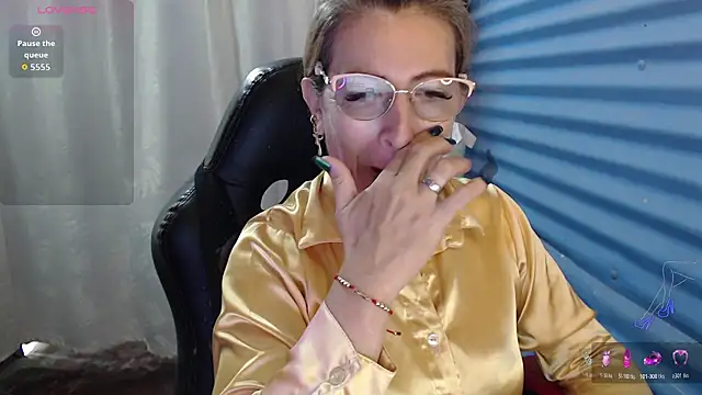Chayla Ruiz online show from June 3, 2:33 pm