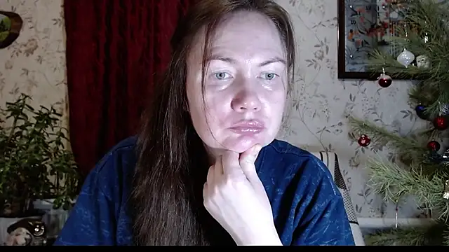 EmilyDoth online show from February 6, 6:11 pm