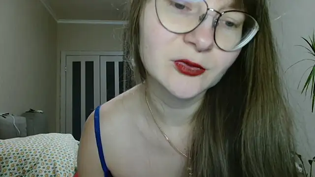 KiraGoldens online show from November 9, 6:31 am