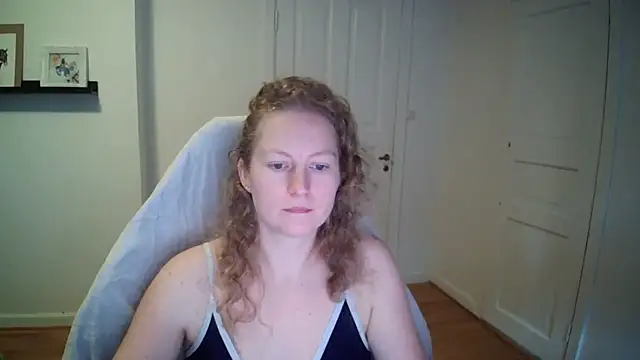 Girlnina-1995 online show from October 29, 10:52 am