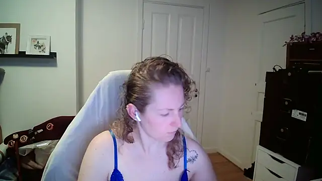 Girlnina-1995 online show from February 10, 9:45 am