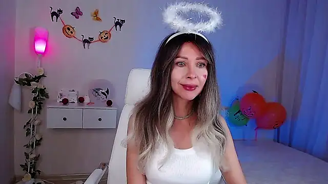 wendifoste online show from October 31, 8:13 pm