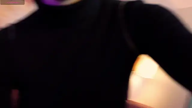 LorenDaze online show from February 12, 8:05 am