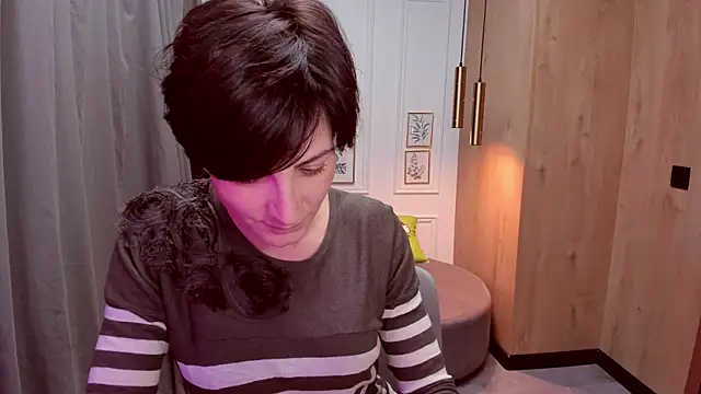 LorenDaze online show from October 22, 2:22 pm