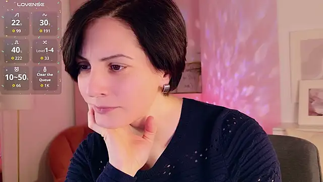 LorenDaze online show from February 5, 8:28 am