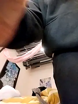 eatmeplease44 online show from March 19, 1:54 am