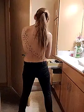 eatmeplease44 online show from November 19, 10:32 pm