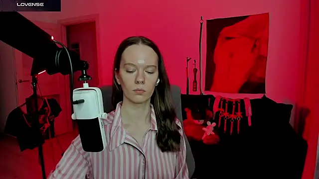 SharkyBaby online show from April 4, 5:23 pm