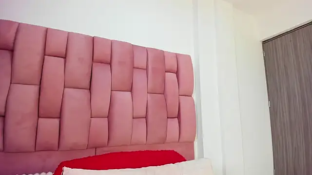 Lia sarahi online show from December 18, 11:48 am