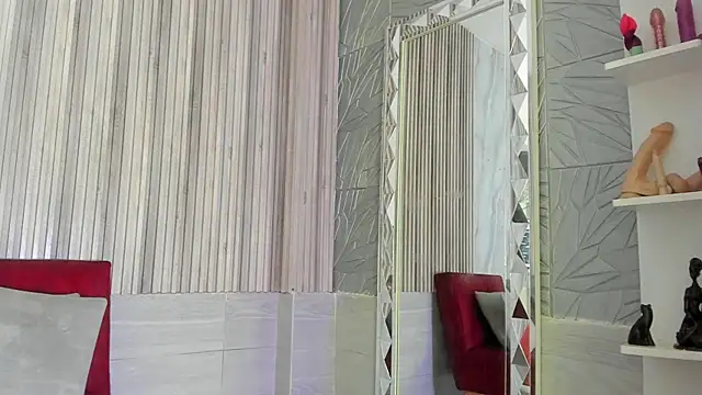 BriannaChelsea online show from November 7, 12:11 pm