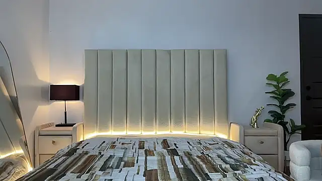 Maria wilton online show from April 1, 2:45 am