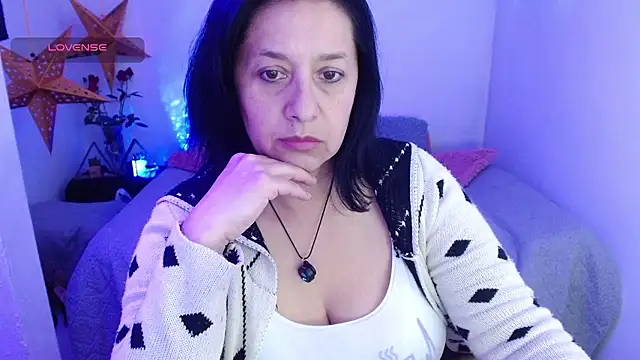 camilalatti online show from January 15, 11:55 pm